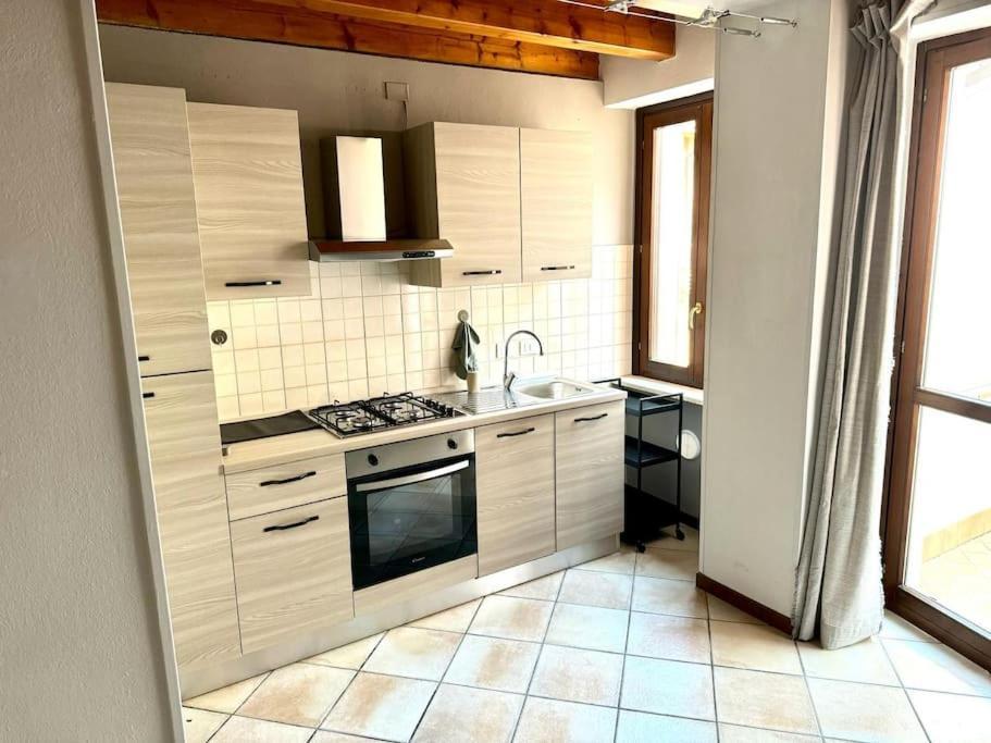 Appartamento Santa Maria Дезенцано-дель-Гарда Экстерьер фото
